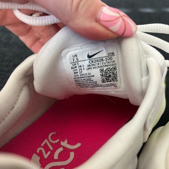 Nike Air Max 270 - Picture 5 of 5